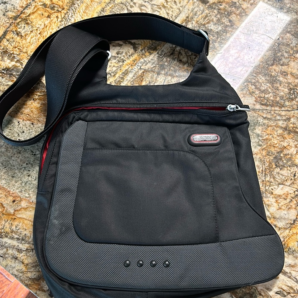 Tumi black shoulder, Crossbody bag